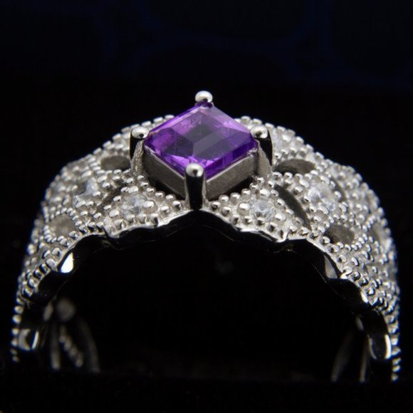 Natural Amethyst Stone Sterling Silver Ring - Picture 3 of 3